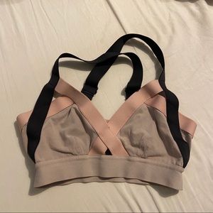 Aritzia community sport bra